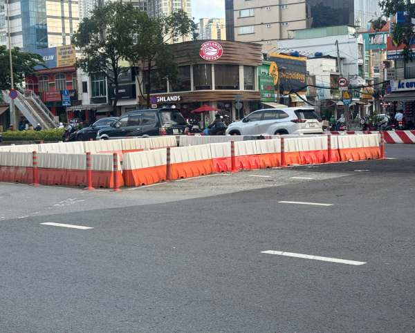 Dải phân cách giao thông HDPE